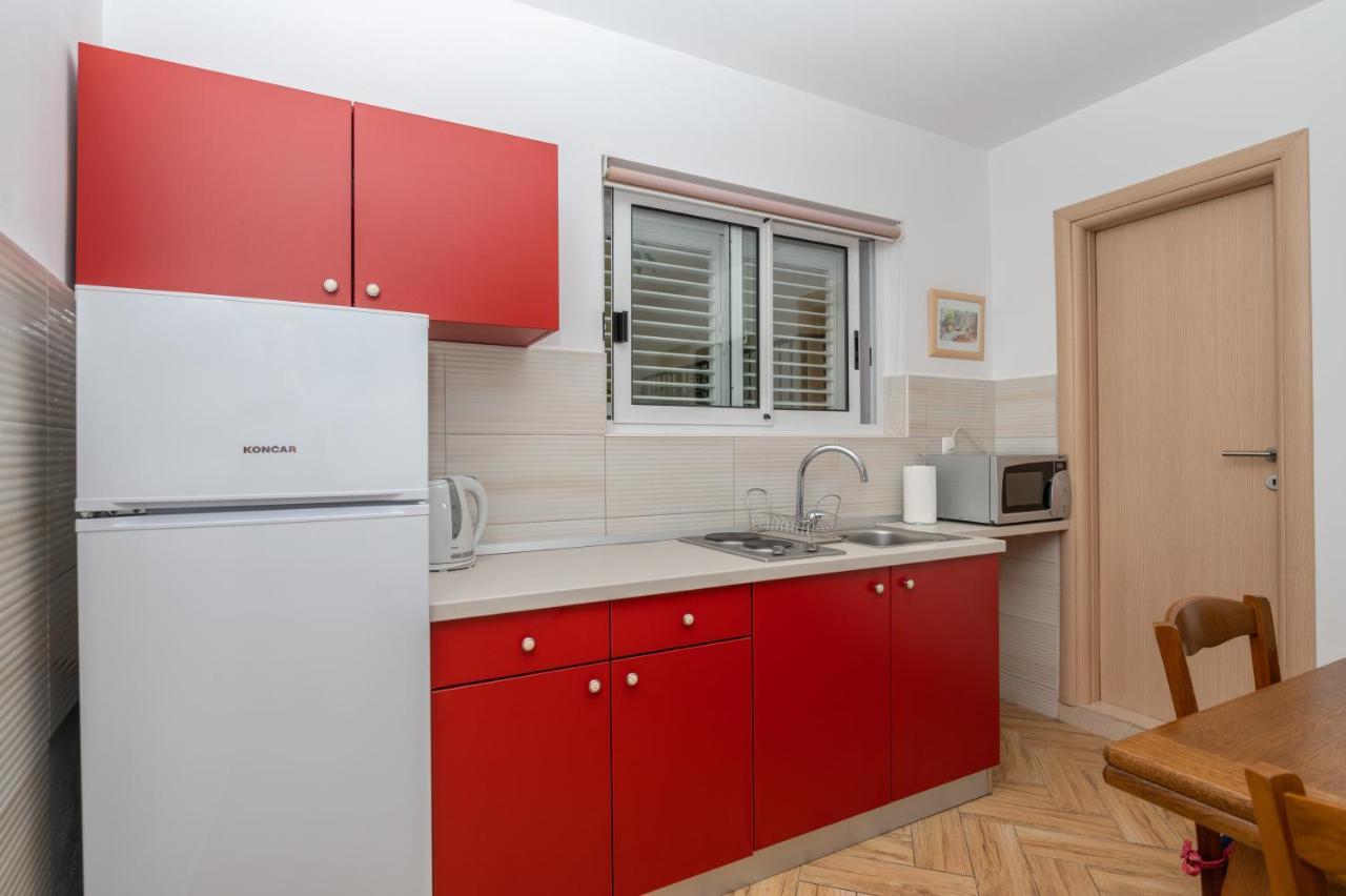 Apartman Karmen Макарська Екстер'єр фото